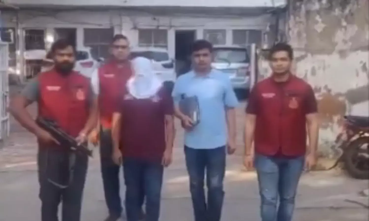 नारायणा कार शोरूम में फायरिंग का मास्टरमाइंड गिरफ्तार, किक-बॉक्सिंग खिलाड़ी निकला आरोपी