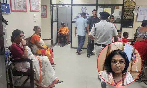 BJP नेता रूपा गांगुली पुलिस ने किया गिरफ्तार, बांसद्रोणी में हुई बच्चे की मौत पर कर रहीं थी प्रदर्शन