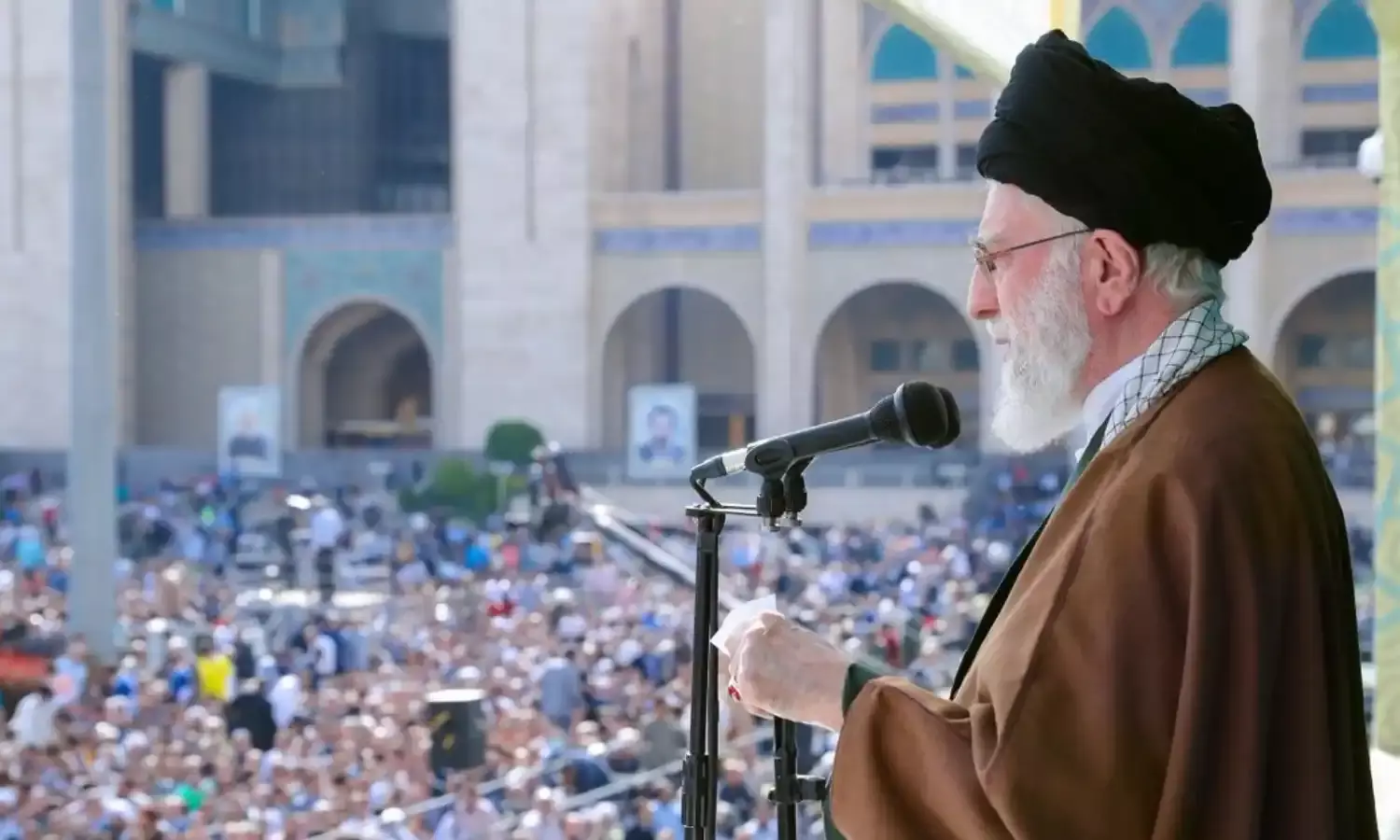 अयातुल्लाह खामेनई ने दी इजराइल को चेतावनी, मुस्लिमों से की एकजुट रहने की अपील अयातुल्लाह खामेनई ने दी इजराइल को चेतावनी, मुस्लिमों से की एकजुट रहने की अपील