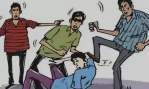 किडनैप कर युवक को निर्वस्त्र करके पीटा, बन्दूक की नोंक पर बदमाशों ने रगड़वाई नाक