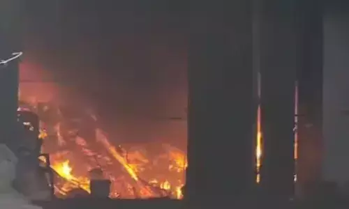महाराष्ट्र के चेंबूर में दुकान में आग लगने से 2 बच्चों समेत 7 लोगों की मौत