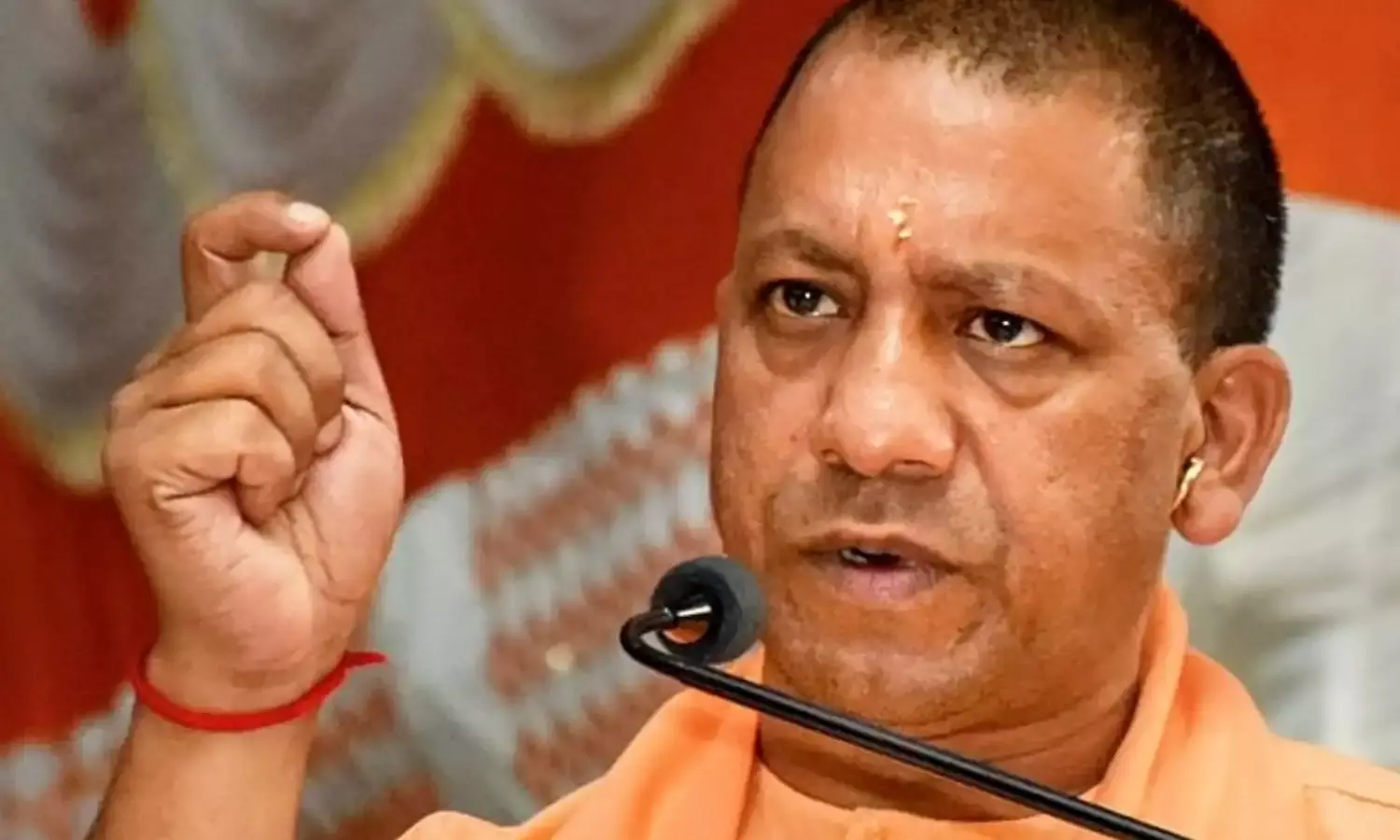 CM योगी का बड़ा बयान - धर्म पर टिप्पणी बर्दाश्त नहीं, मत, मजहब और सम्प्रदाय का सम्मान करें CM योगी का बड़ा बयान - धर्म पर टिप्पणी बर्दाश्त नहीं, मत, मजहब और सम्प्रदाय का सम्मान करें