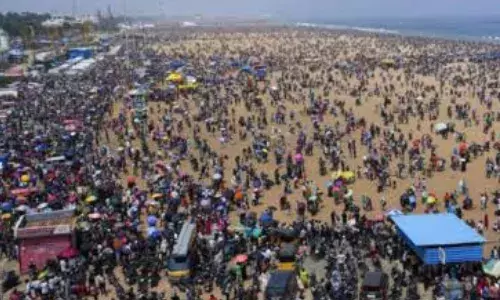 सड़कों में 16 लाख लोगों की भीड़ नहीं संभाल सकी प्रशासन? 5 की मौत, कई अस्पताल में भर्ती