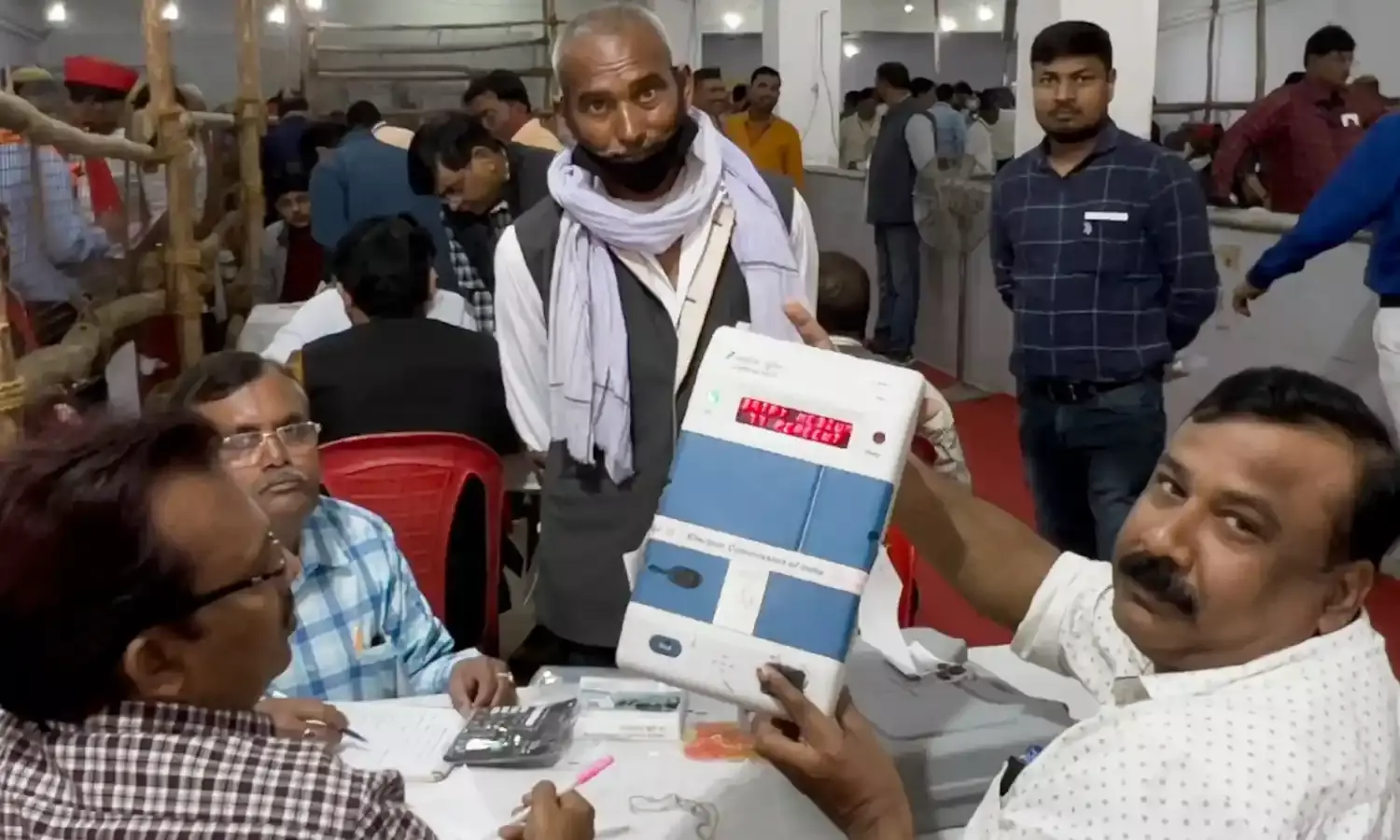 हरियाणा और जम्मू कश्मीर में क्या कहते हैं चुनाव आयोग के रुझान ? हरियाणा और जम्मू कश्मीर में क्या कहते हैं चुनाव आयोग के रुझान ?