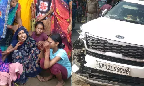 गोंडा में बड़ा हादसा, डिप्टी रेंजर की तेज रफ्तार कार ने 4 को रौंदा