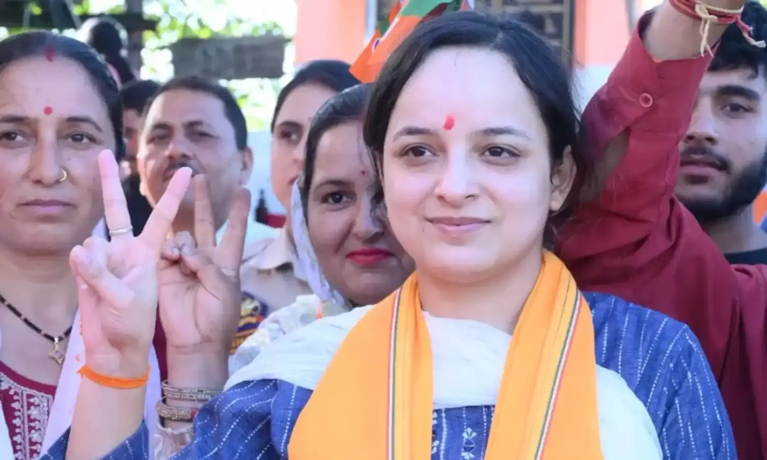 आतंकवाद के साए से उठकर सियासत में जीत की मिसाल