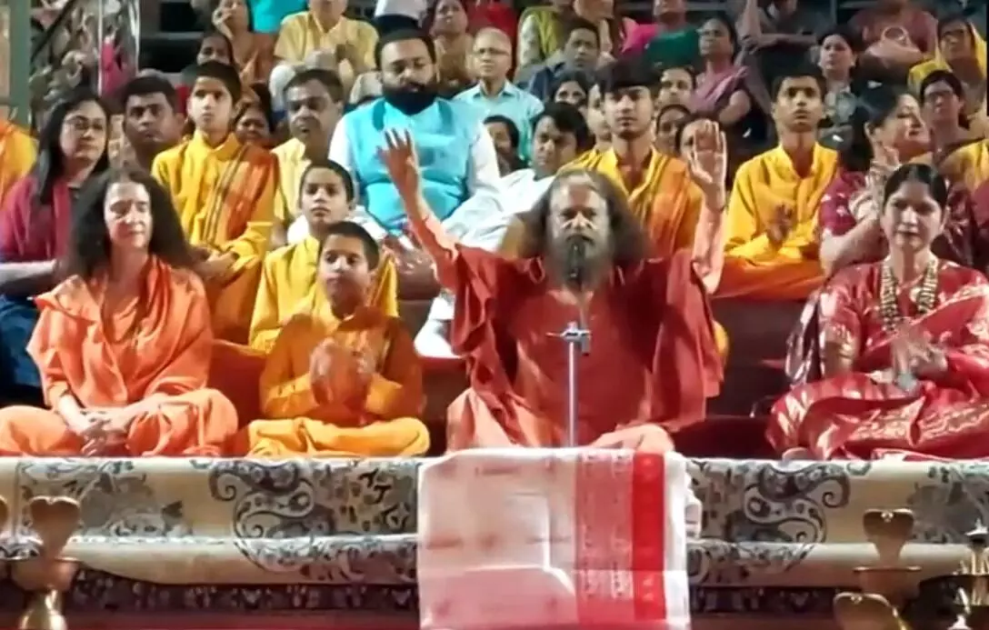 ऋषिकेश में गंगा आरती कर दी रतन टाटा को श्रद्धांजलि