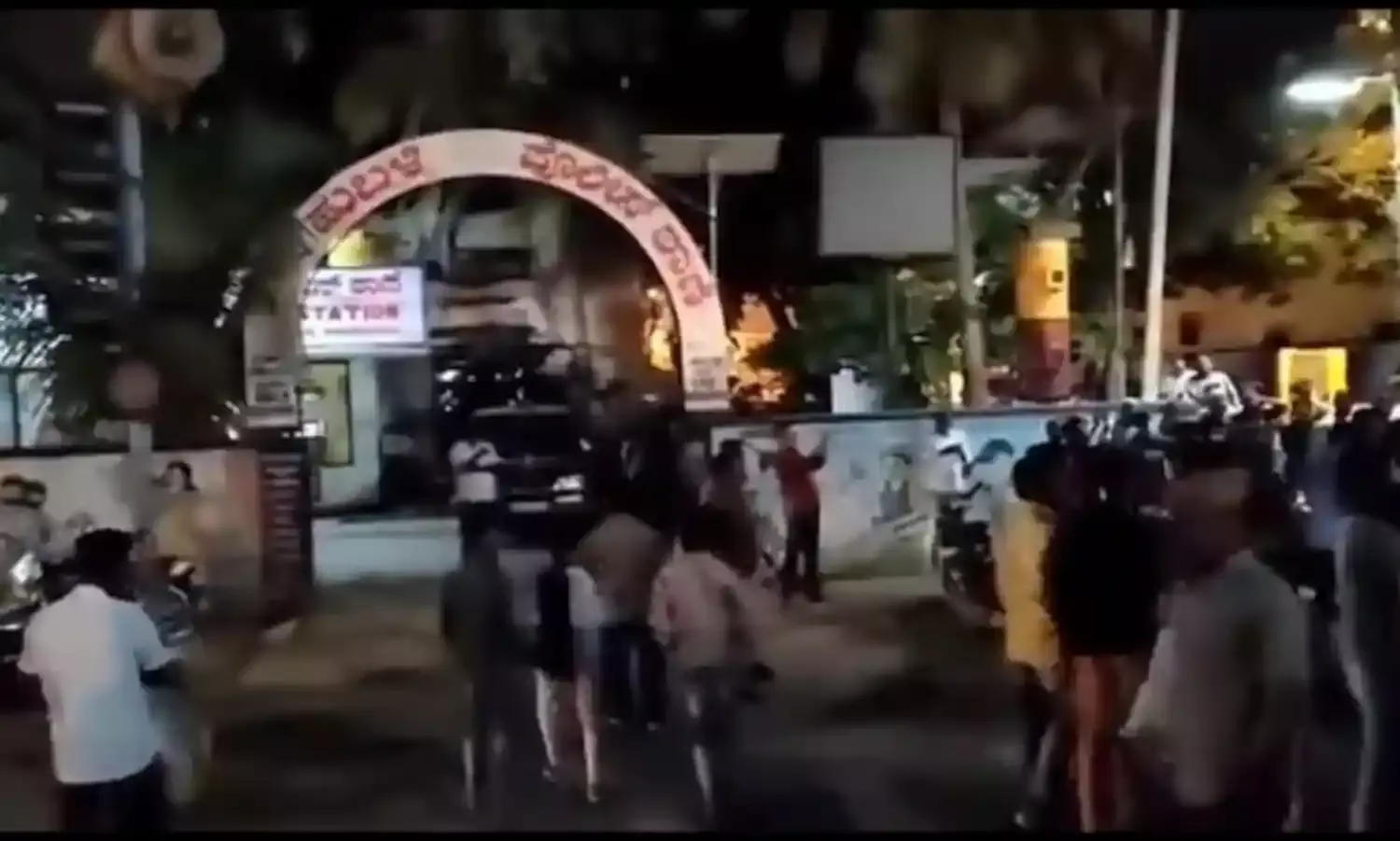 कर्नाटक सरकार ने हुबली दंगा मामला लिया वापस, BJP ने कहा- कांग्रेस वोटबैंक की राजनीति करने में माहिर