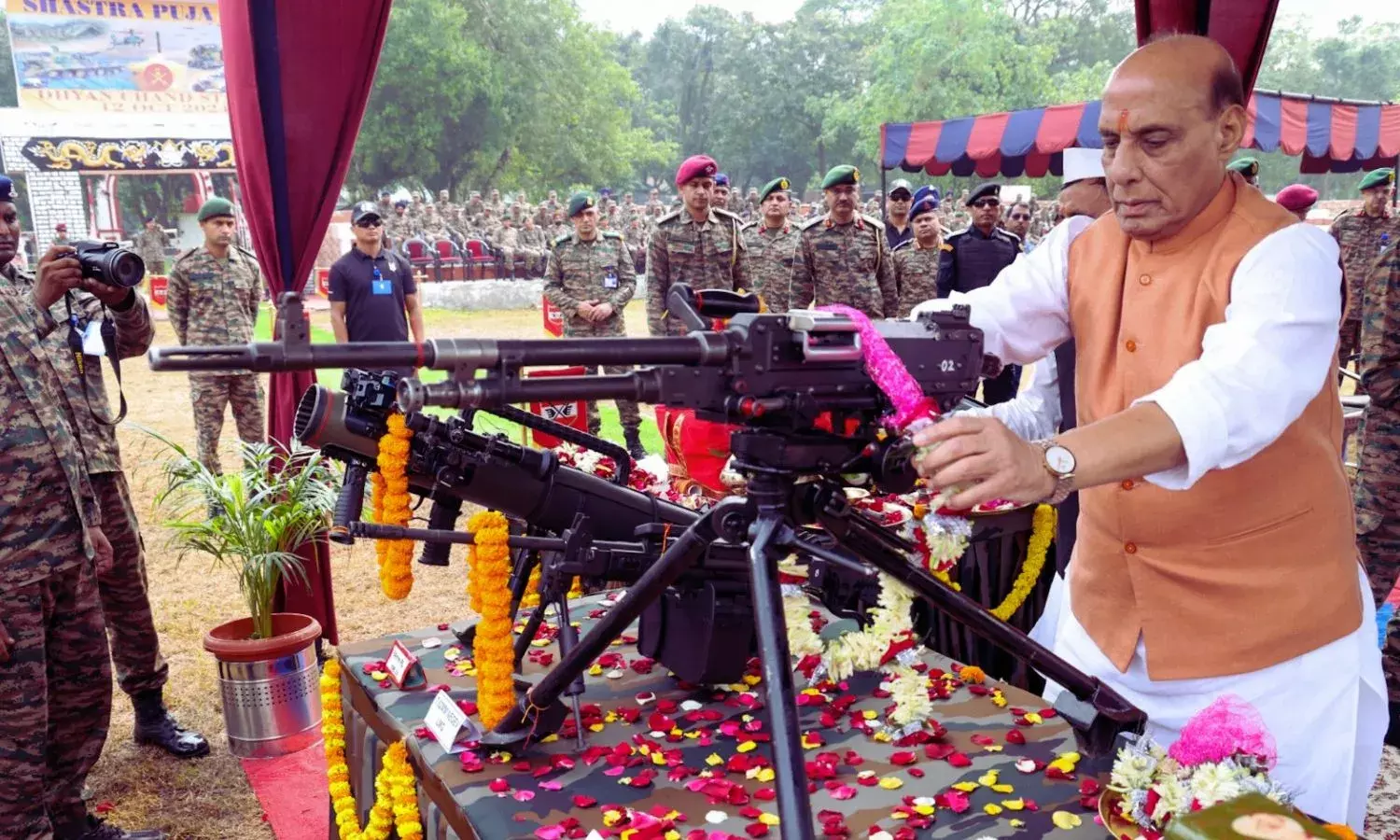 भारत की किसी देश से दुश्मनी नहीं लेकिन किसी देश ने...शस्त्र पूजा के बाद बोले रक्षा मंत्री राजनाथ सिंह