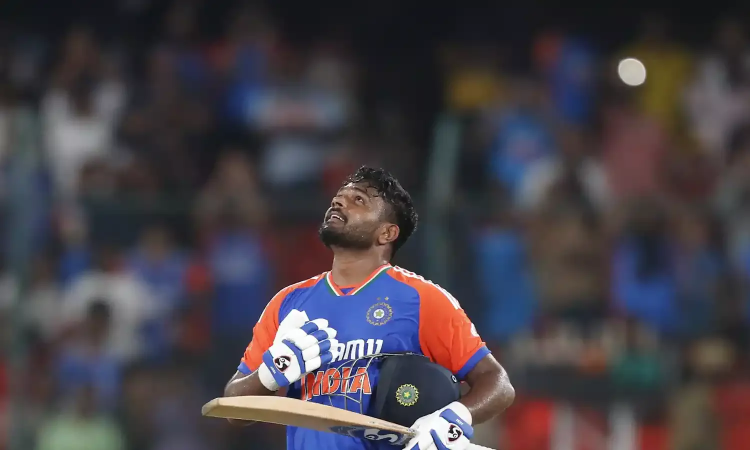 संजू सैमसन ने खेली धमाकेदार पारी, करियर का पहला शतक जड़ा…