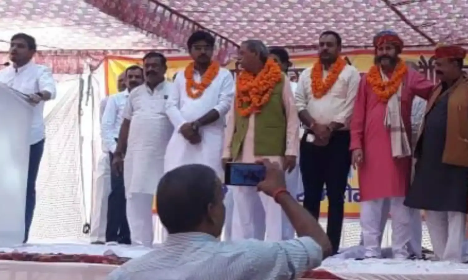 आरआर कॉलेज के क्षत्रिय समागम में कांग्रेस जिलाध्यक्ष आशीष सिंह ने जम के उधेड़ी ’अपनों’ की ही बखिया…