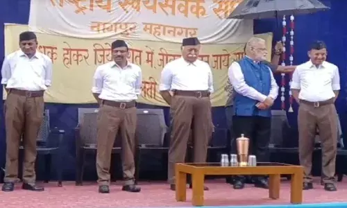 RSS प्रमुख मोहन भागवत ने नागपुर में की शस्त्र पूजा, पूर्व इसरो चीफ बने चीफ गेस्ट