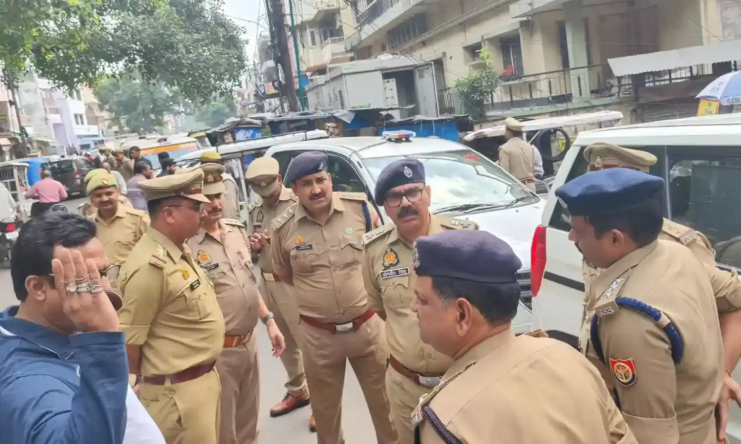 बहराइच हिंसा के बाद प्रशासन सख्त, जिले में भारी संख्या में फोर्स तैनात, 30 उपद्रवी हिरासत में