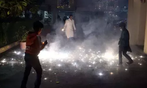 दीवाली से पहले राजधानी की हवा हुई जहरीली, अगले साल तक पटाखों पर लगा बैन