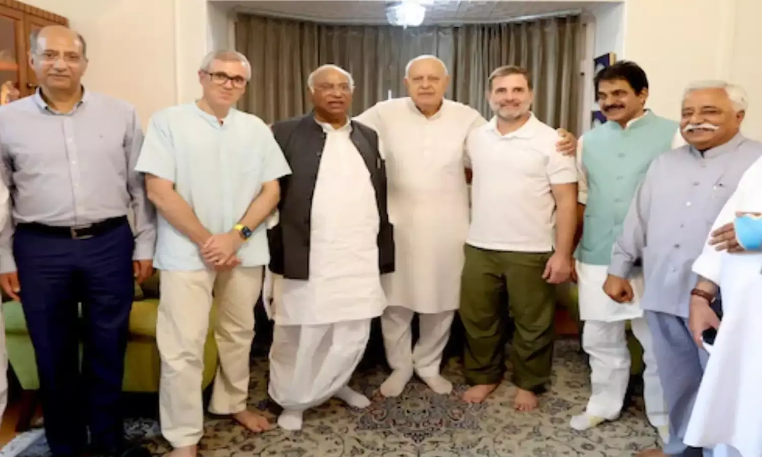 जम्मू - कश्मीर में उमर अब्दुल्लाह आज लेंगे सीएम पद की शपथ, कांग्रेस के समर्थन पर संशय