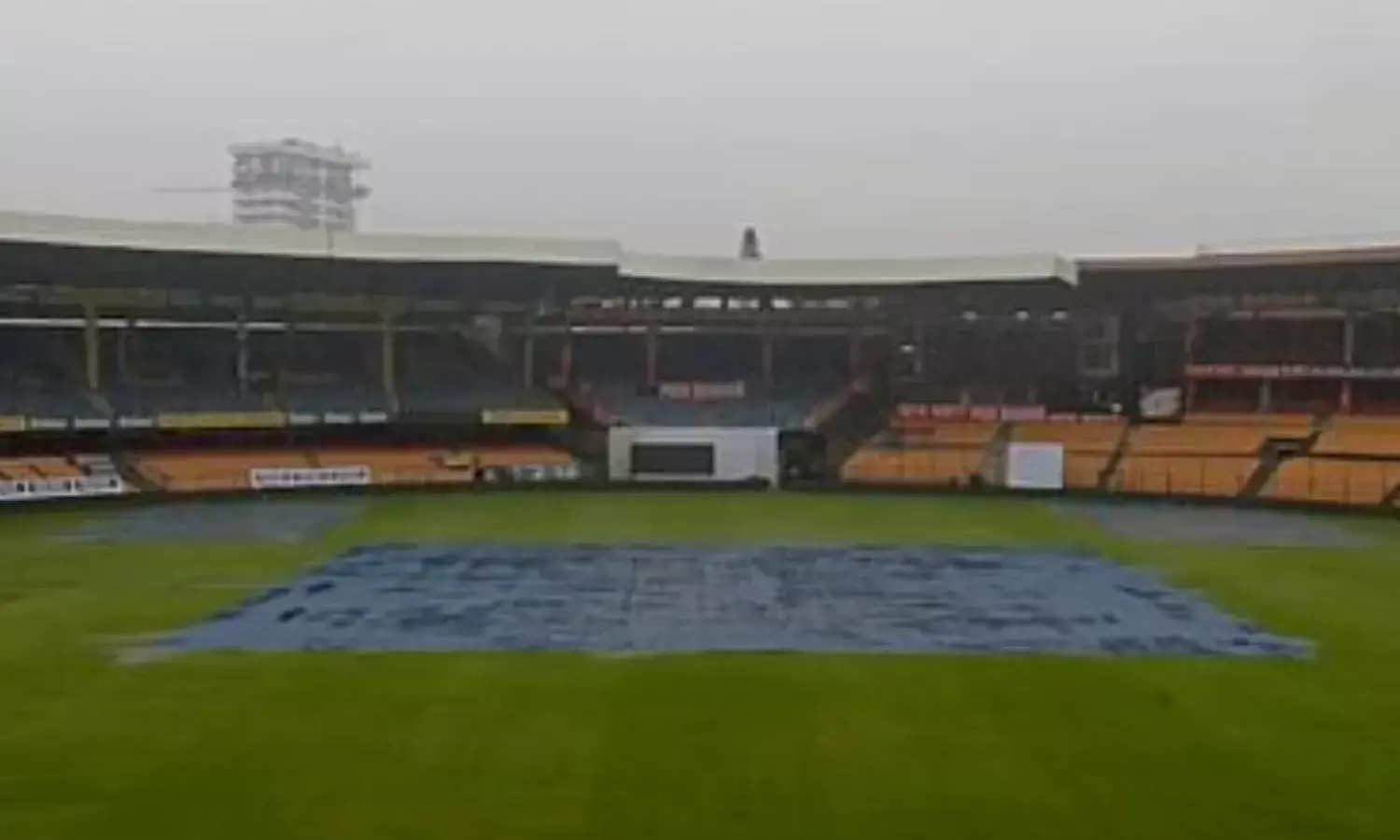 बारिश में धुला पहले दिन का टेस्ट मैच, टॉस भी नहीं हो सका बारिश में धुला पहले दिन का टेस्ट मैच, टॉस भी नहीं हो सका