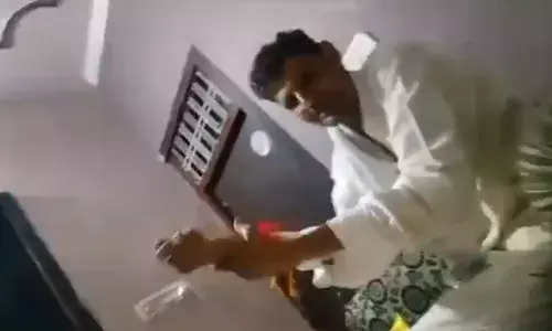 कांग्रेस विधायक बाबू जन्डेल का वीडियो वायरल, शराब के नशे में अभद्र भाषा का किया प्रयोग