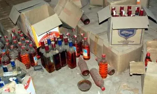 सीवान में जहरीली शराब से अब तक 20 लोगों की मौत, RJD बोली सरकार को कोई चिंता नहीं सीवान में जहरीली शराब से अब तक 20 लोगों की मौत, RJD बोली सरकार को कोई चिंता नहीं