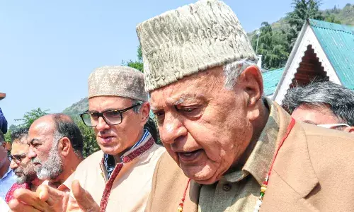 आतंकी हमले पर फारूक अब्दुल्ला ने कहा - हम कश्मीर को पाकिस्तान नहीं बनने देंगे