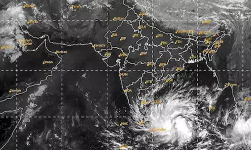 ओडिशा पर चक्रवात डाना का असर, कई जिलों में 23-25 अक्टूबर तक भारी बारिश की चेतावनी