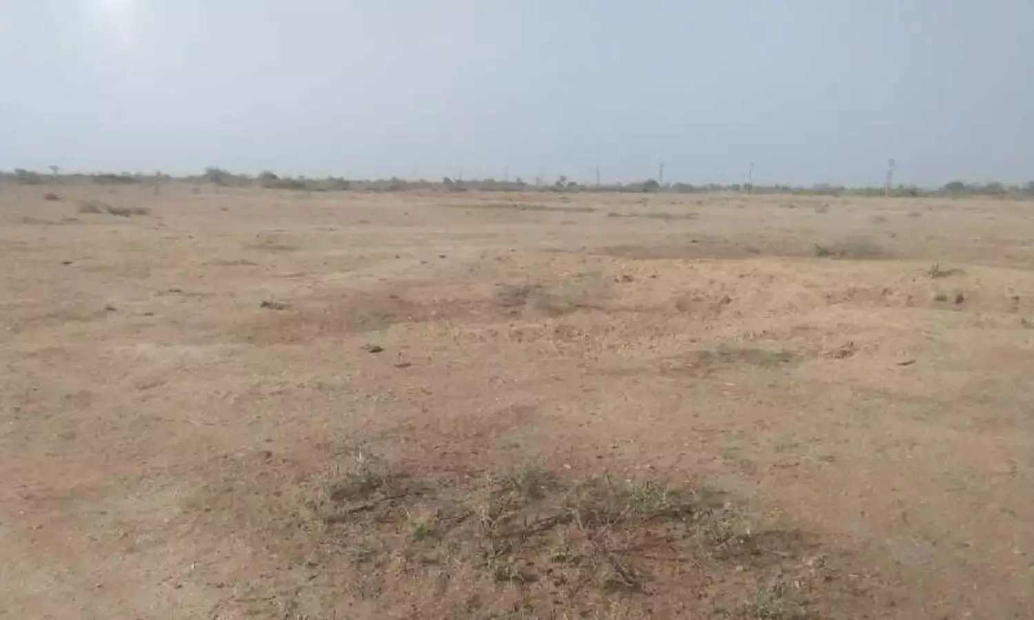 किसान की 8 बीघा जमीन बेच डाली, ‘सिस्टम’ सुनने को तैयार नहीं…