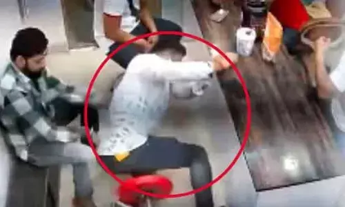 हंसी-मजाक के बीच युवक को दबे पांव दबोच ले गई मौत..!