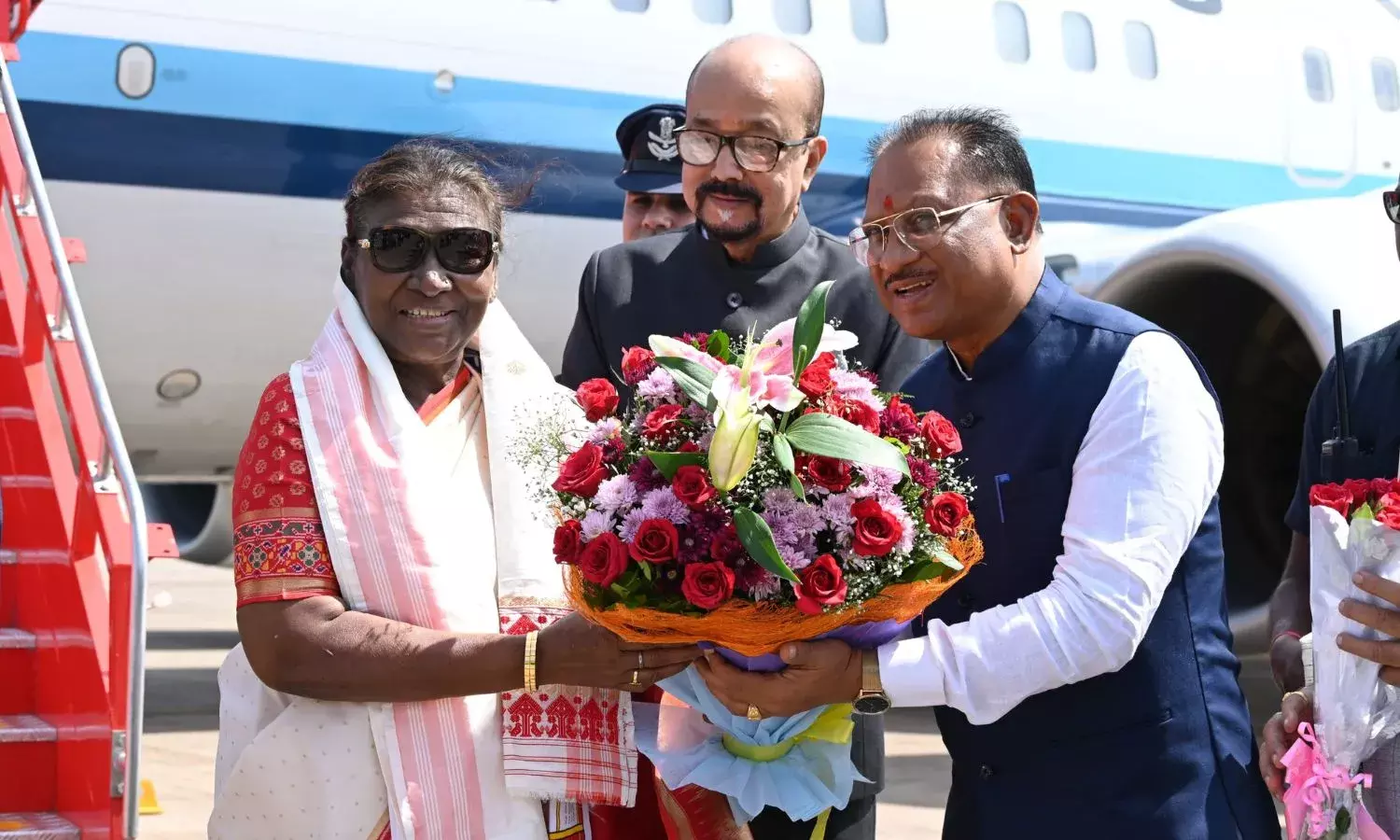 दो दिवसीय दौरे पर छत्तीसगढ़ पहुंची राष्ट्रपति द्रौपदी मुर्मू , महतारी वंदन योजना की 9वीं किस्त करेंगी जारी