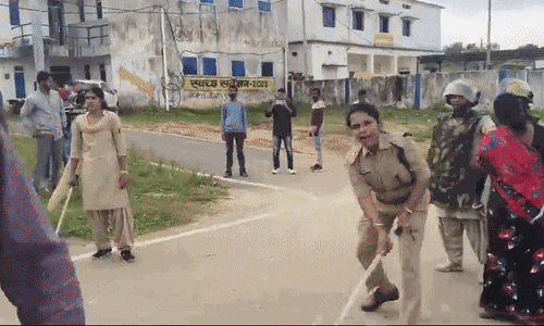 Balrampur Police Beaten Video