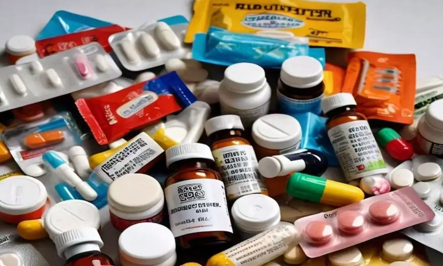 एंटी नारकोटिक्स टास्क फोर्स ने 8 करोड़ की नकली दवाइयां की जब्त, 10 आरोपी गिरफ्तार एंटी नारकोटिक्स टास्क फोर्स ने 8 करोड़ की नकली दवाइयां की जब्त, 10 आरोपी गिरफ्तार