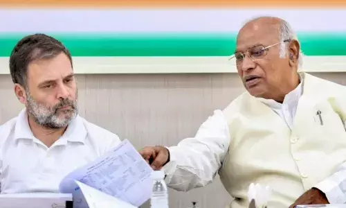 ECI ने खारिज किए कांग्रेस के आरोप, कहा - राष्ट्रीय पार्टी हैं सही तरह से मेहनत करें