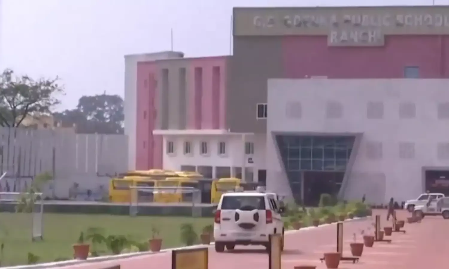 रांची के निजी स्कूल में आयकर विभाग की रेड, भारी मात्रा में कैश रखे होने की खबर रांची के निजी स्कूल में आयकर विभाग की रेड, भारी मात्रा में कैश रखे होने की खबर