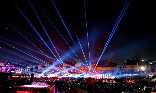 करहिं आरती आरतिहर कें...25,12,585 दीपों से जगमग हुई अयोध्या, पहली बार 1121 वेदाचार्यों ने की सरयू आरती, बनाया रिकॉर्ड…