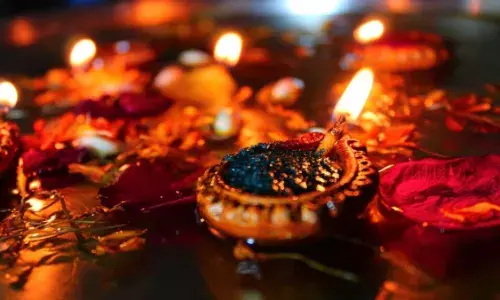 भारत से दूर बसे भारतीय कैसे मनाते अपना पर्व दीपावली… भारत से दूर बसे भारतीय कैसे मनाते अपना पर्व दीपावली…