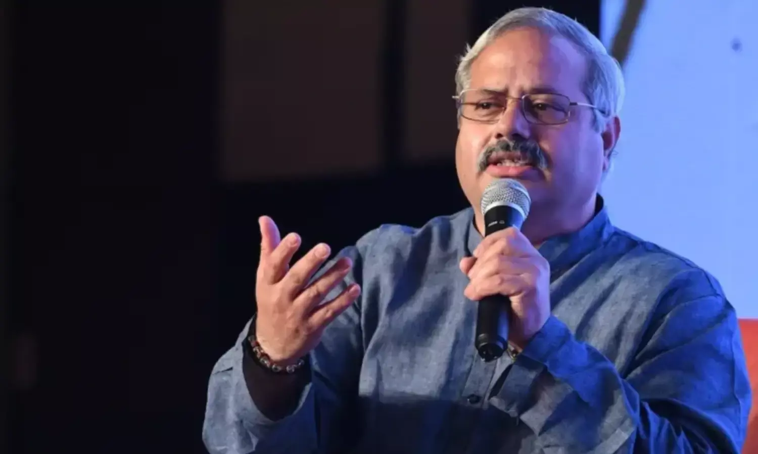 संघ समाज परिवर्तन के लिए मन बनाने का कार्य करता है…