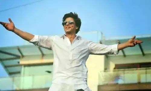 शाहरुख खान को जान से मारने की धमकी देने वाला फैजल खान रायपुर से गिरफ्तार शाहरुख खान को जान से मारने की धमकी देने वाला फैजल खान रायपुर से गिरफ्तार