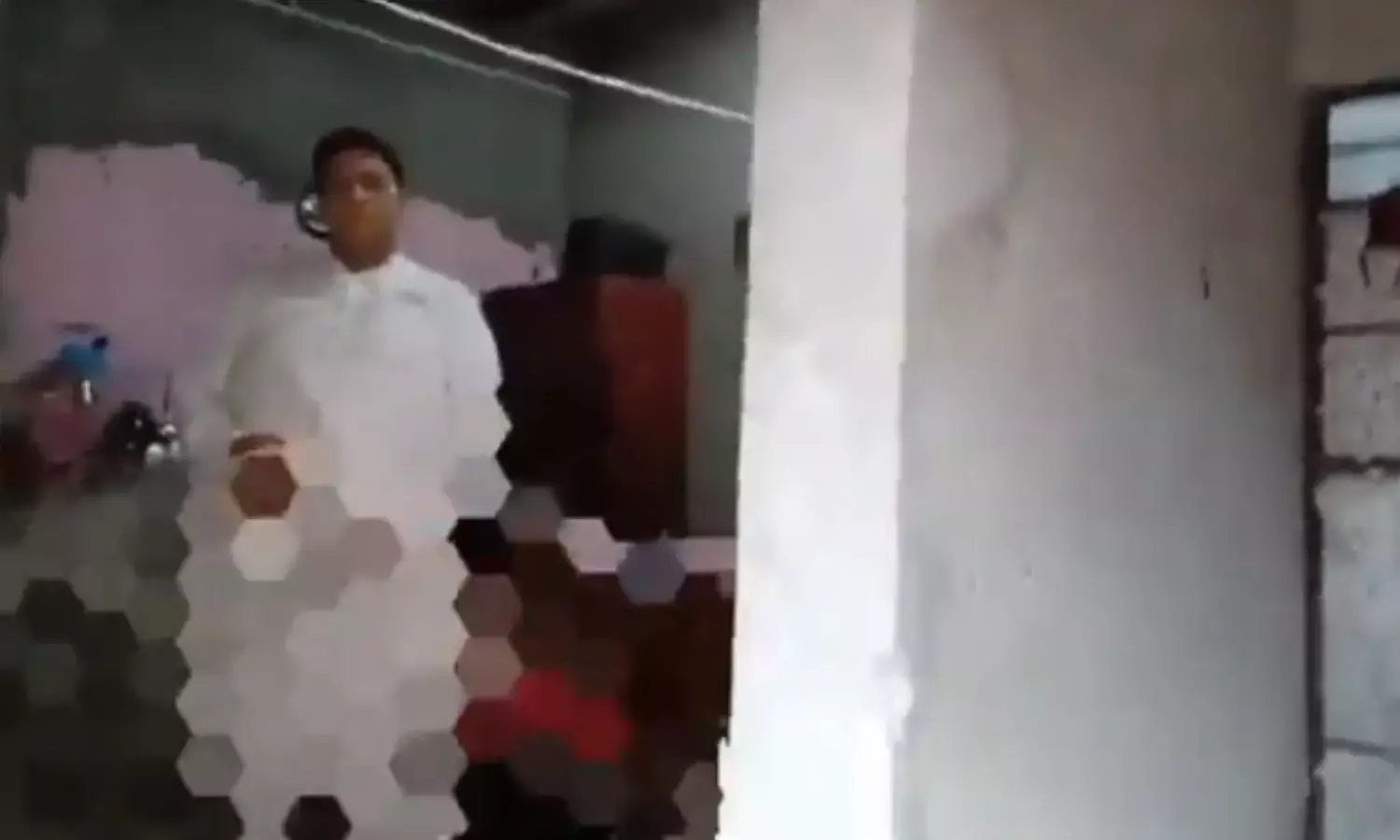 बागपत में कांग्रेस जिलाध्यक्ष युनूस चौधरी पर कार्यवाई, महिला को प्राइवेट पार्ट दिखा कर की थी गंदी हरकत