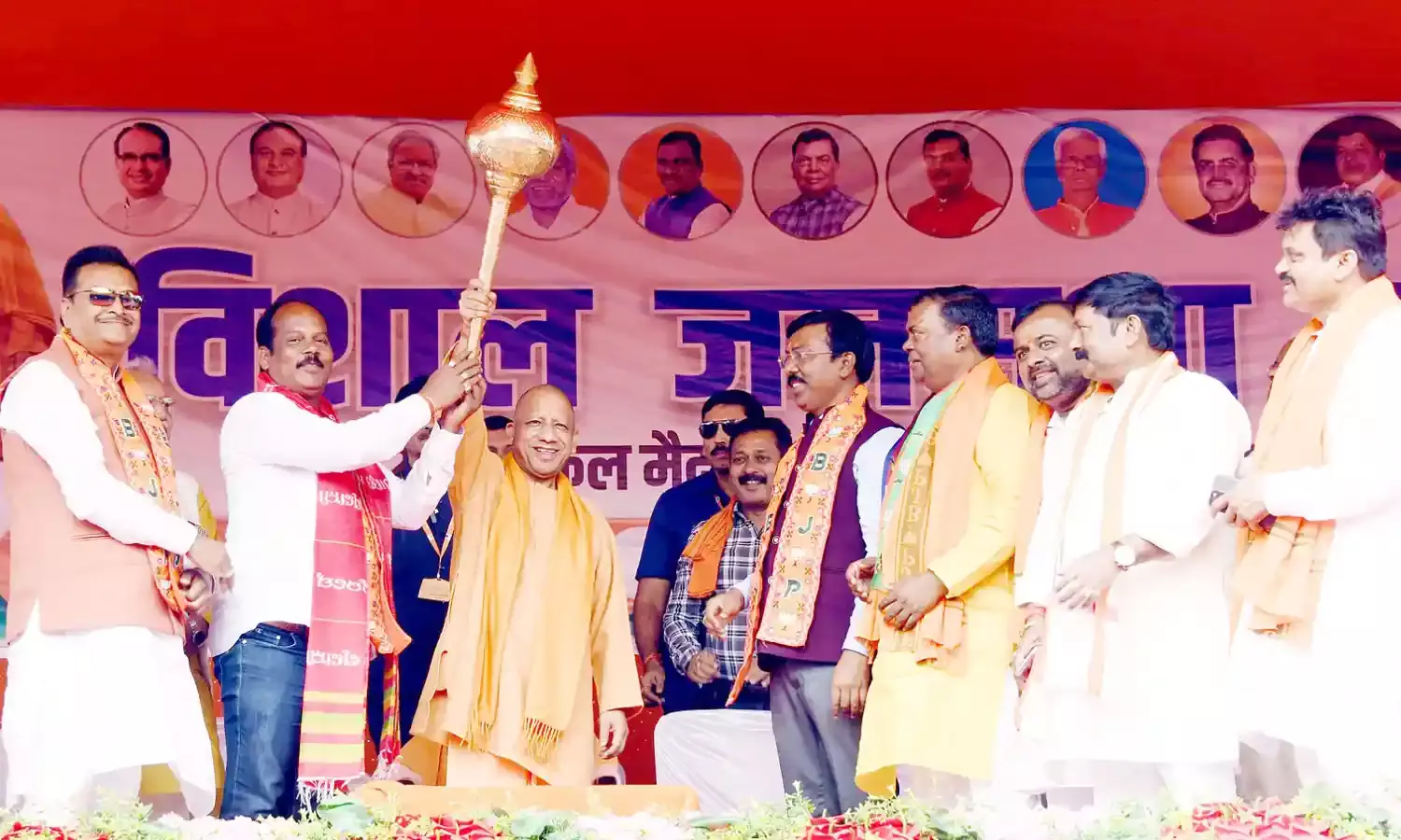 जातियों में बंटिए मत, देश का इतिहास गवाह है, जब भी जाति, क्षेत्र व भाषा के नाम पर बंटे हैं तो निर्ममता से कटे हैं…