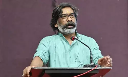 PM सुरक्षा प्रोटोकॉल का हवाला देकर रोका हेमंत सोरेन का हेलीकॉप्टर, JMM ने राष्ट्रपति से की ये मांग