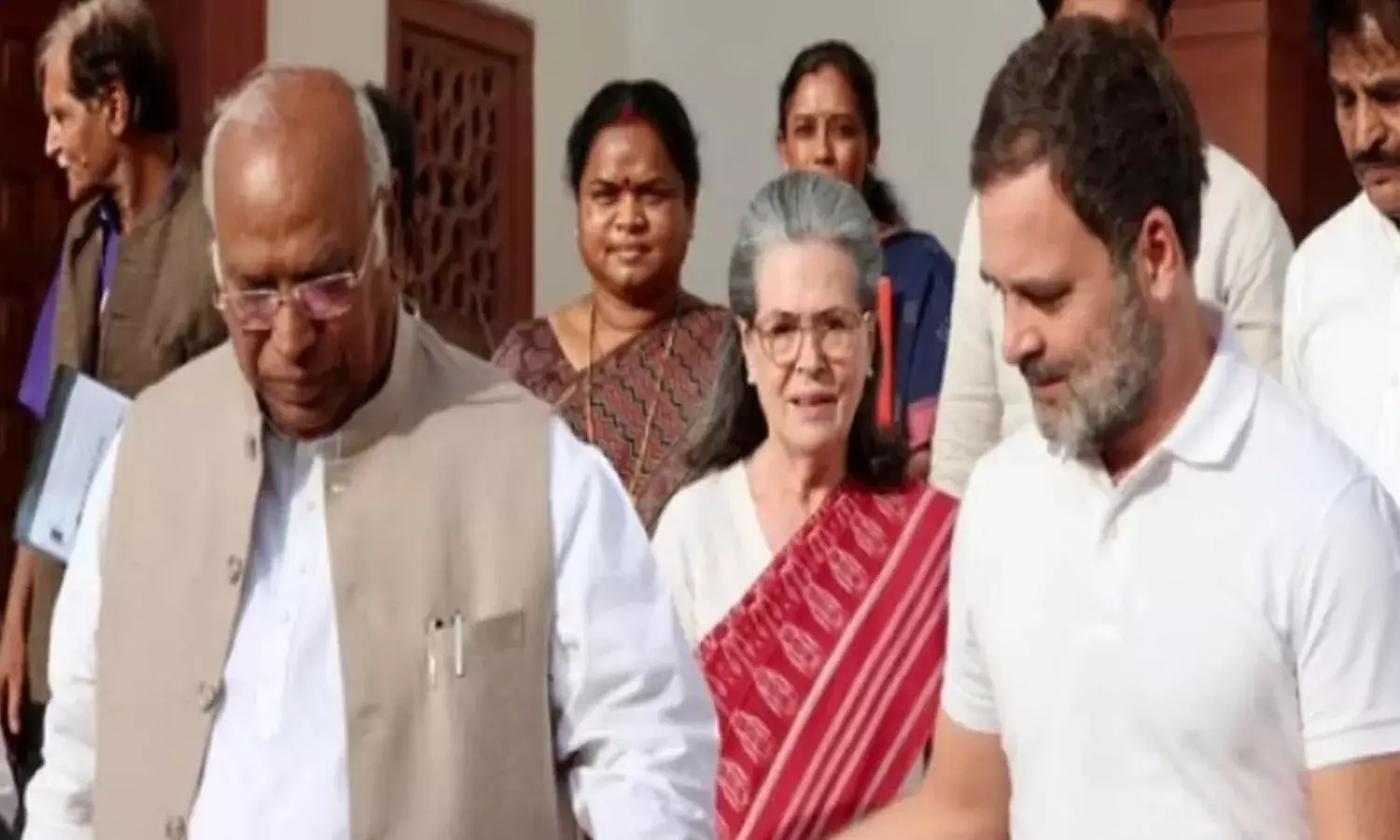 हिमाचल कांग्रेस की सभी इकाइयां भंग, लोकसभा चुनाव में खराब प्रदर्शन चलते की कार्रवाई