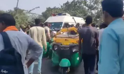 हरदोई में डीसीएम की टक्कर से उड़े ऑटो के परखच्चे, हाई-वे हुआ रक्त-पथ, पीएम-सीएम ने जताया दुःख