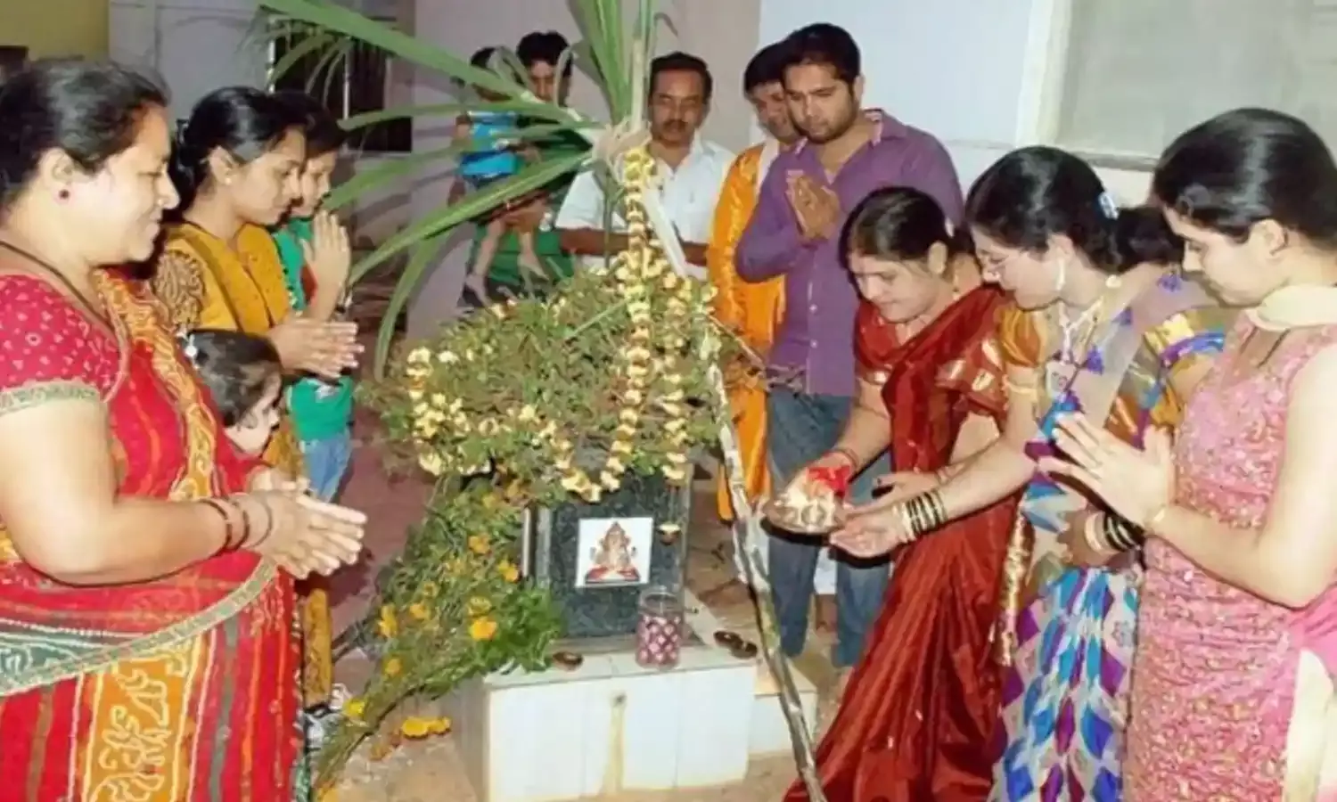 कब है तुलसी विवाह? जाने इसका शुभ मुहूर्त, पौरणिक कथा और महत्व कब है तुलसी विवाह? जाने इसका शुभ मुहूर्त, पौरणिक कथा और महत्व