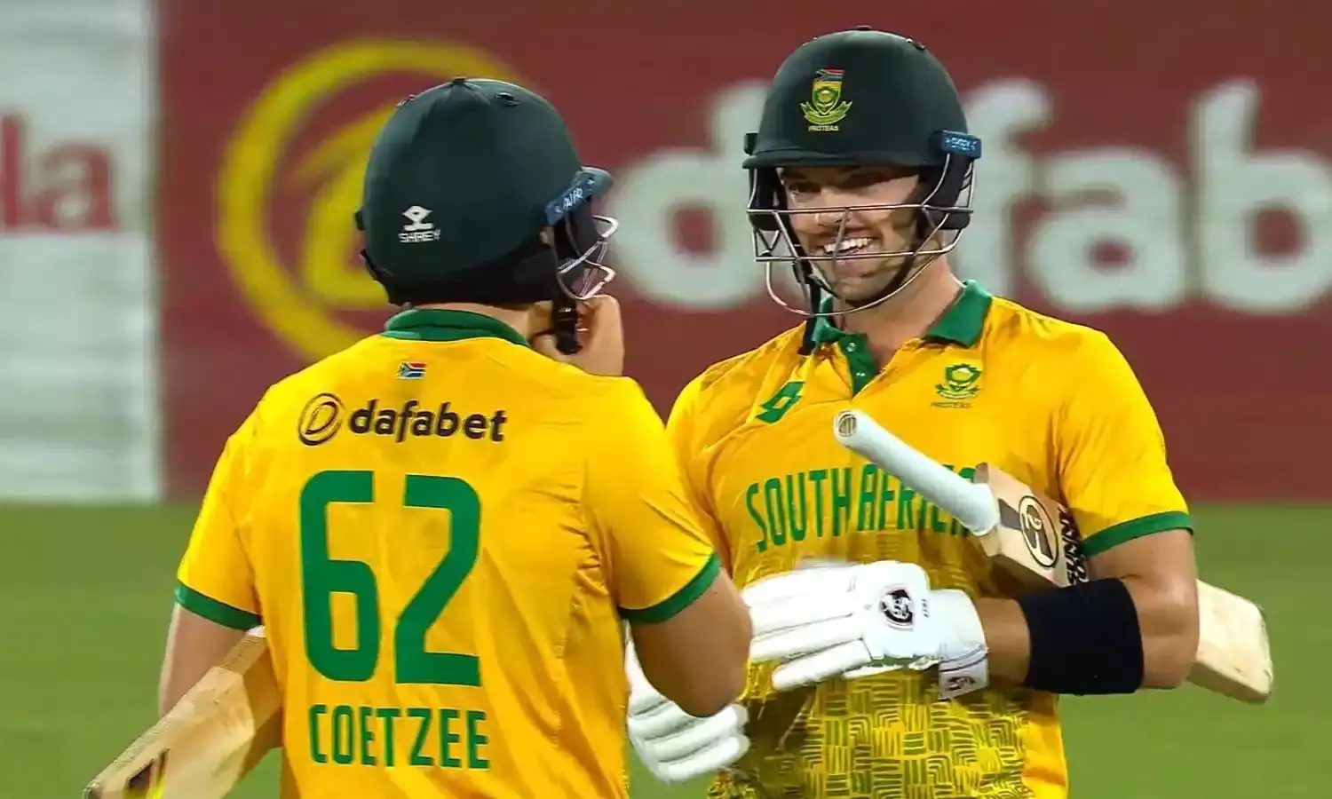 दक्षिण अफ्रीका ने भारत को 3 विकेट हराया, वरुण के पंजे में फिरा पानी