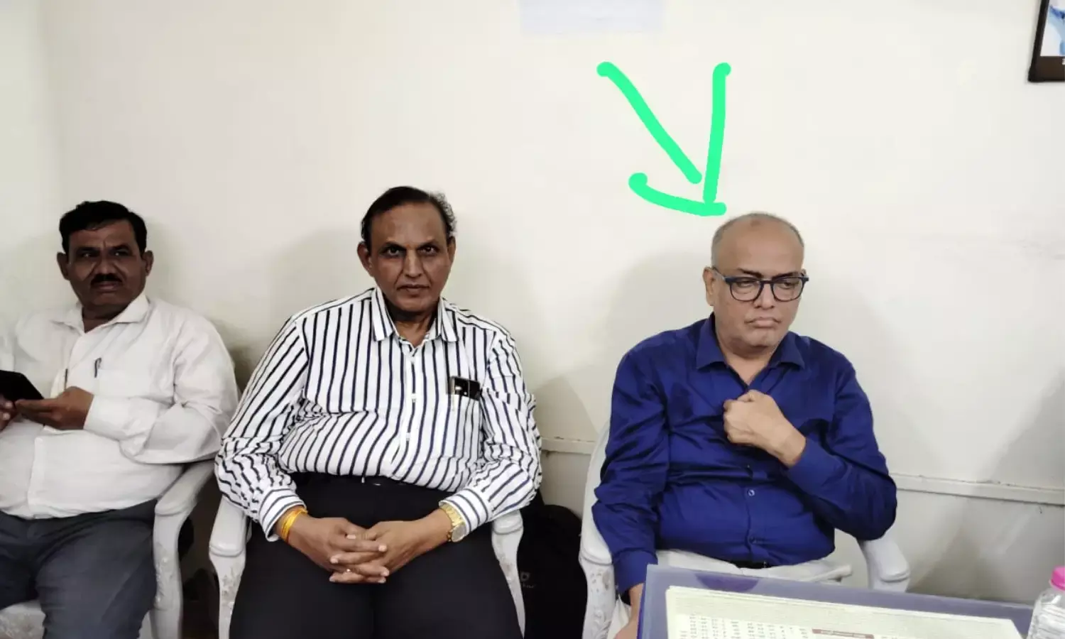 नगर पालिका इंजीनियर रमेश वर्मा रिश्वत लेते ट्रेप, बिना अनुमति मकान बनाने की NOC के लिए मांगे थे पैसे