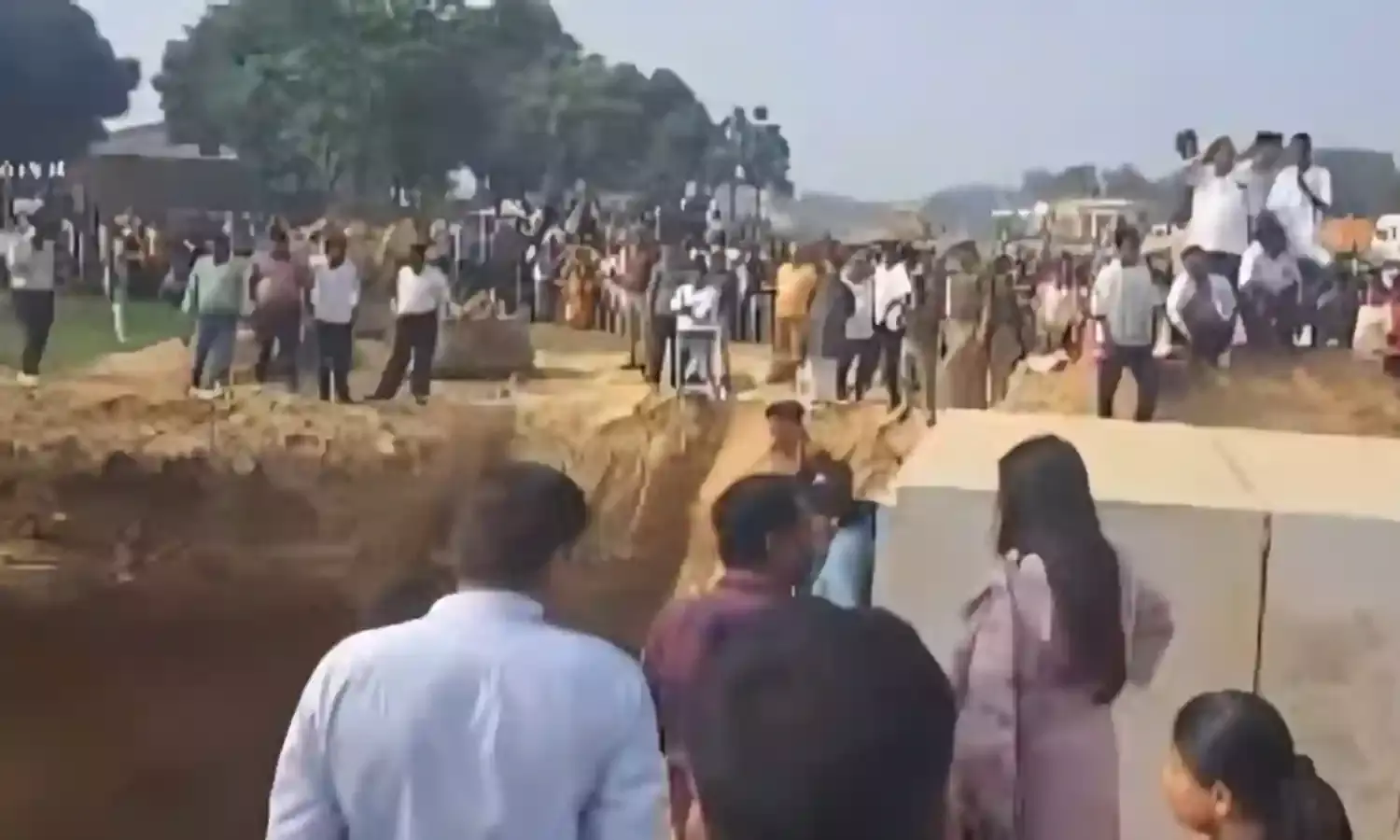 Kasganj Earthen Mound Collapsed