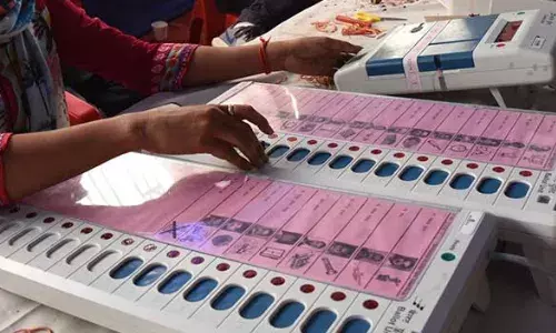 बुधनी - विजयपुर उपचुनाव के लिए मतदान की प्रक्रिया शुरू, कतारों में लगे मतदाता