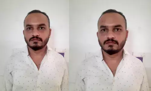 झाबुआ CHC में मेडिकल ऑफिसर रिश्वत लेते ट्रेप