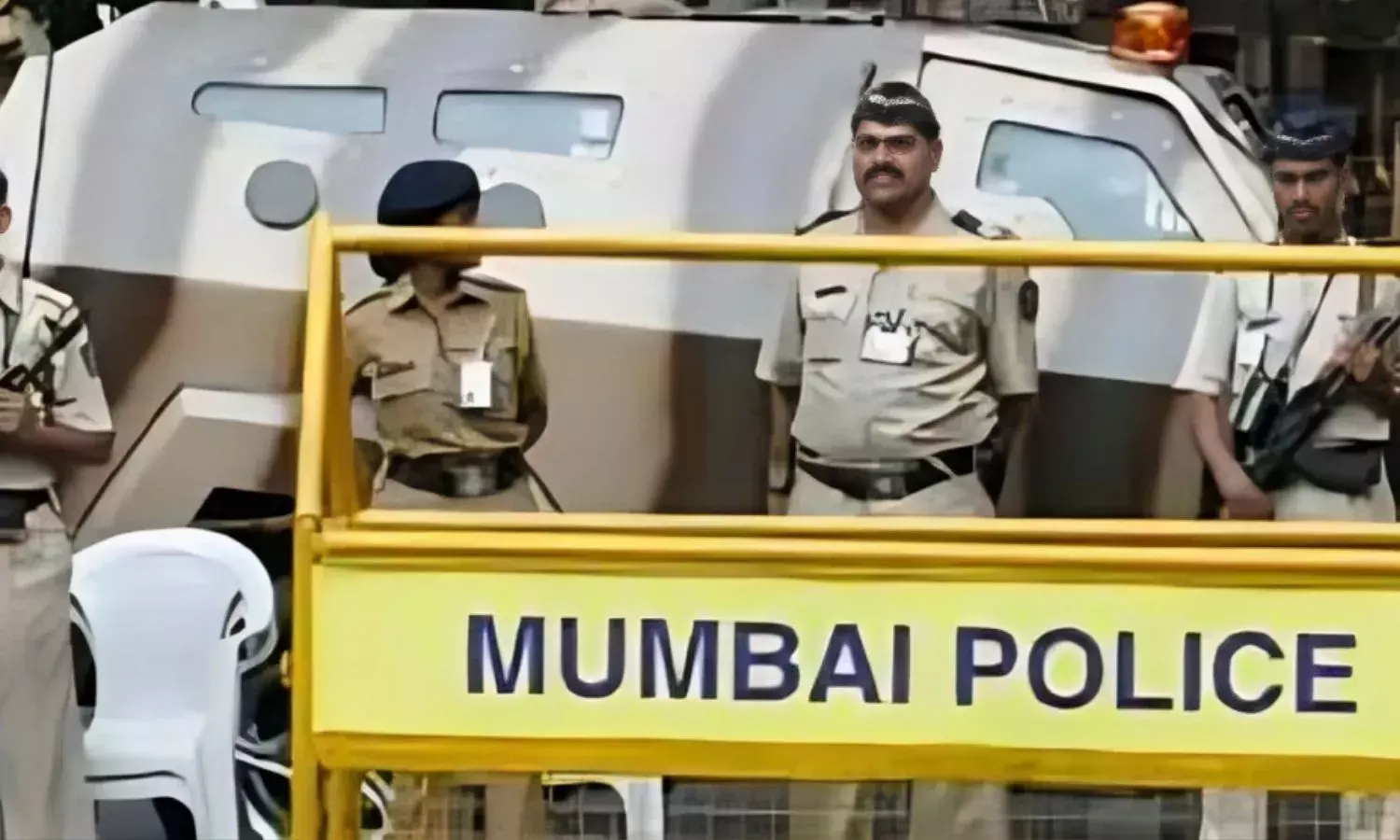 चुनाव से पहले पुलिस की बड़ी कार्रवाई , 80 करोड़ रुपये की 8,476 किलो चांदी जब्त