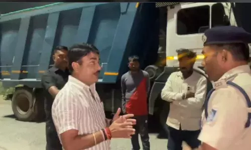 मंत्री नरेंद्र शिवाजी पटेल ने पकड़ा ओवरलोडेड डंपर, पुलिस को रेत ठेकेदार पर सख़्त कार्रवाई के निर्देश