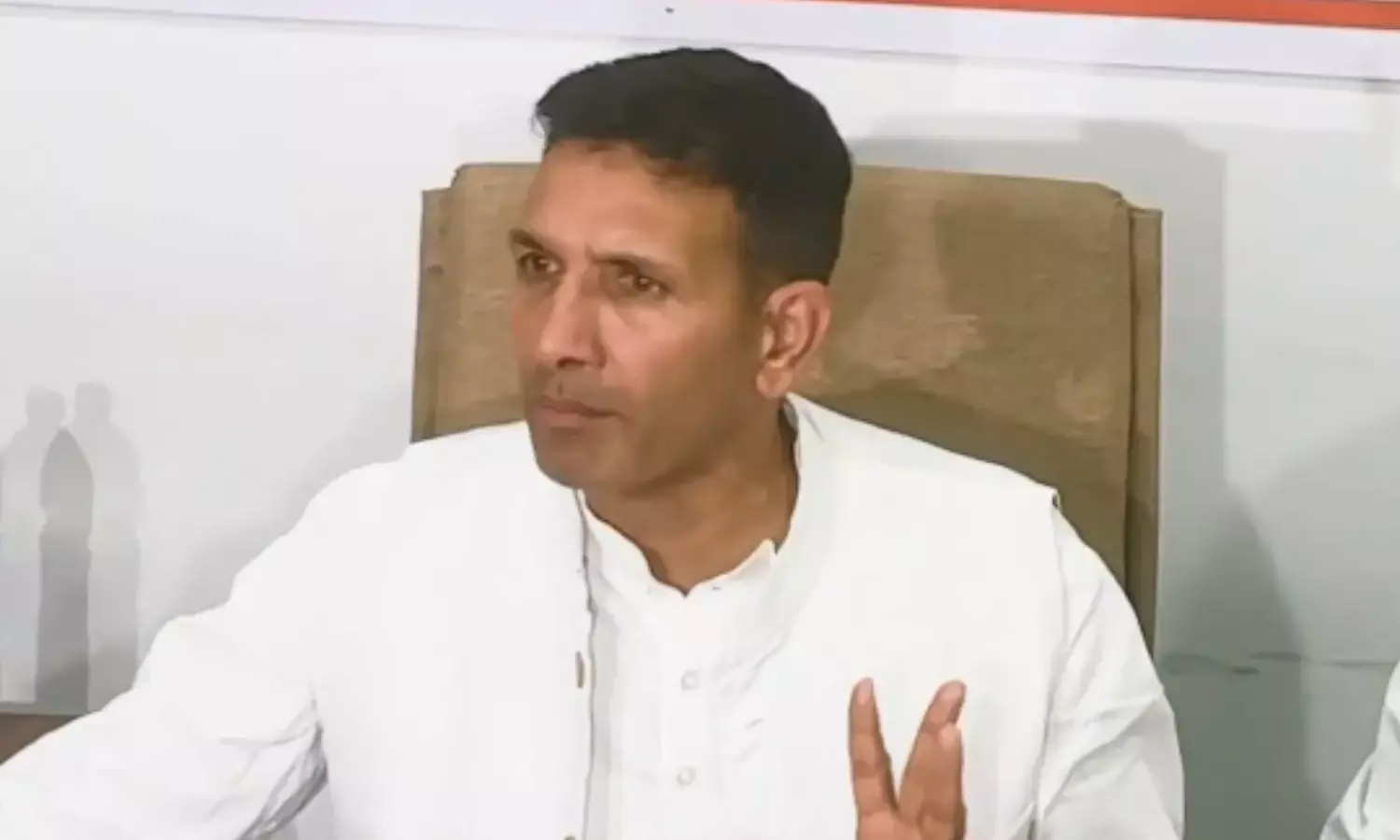 लोकतंत्र का बलात्कार...ये क्या बोल गए जीतू पटवारी, किसान आंदोलन 2.0 का भी ऐलान लोकतंत्र का बलात्कार...ये क्या बोल गए जीतू पटवारी, किसान आंदोलन 2.0 का भी ऐलान