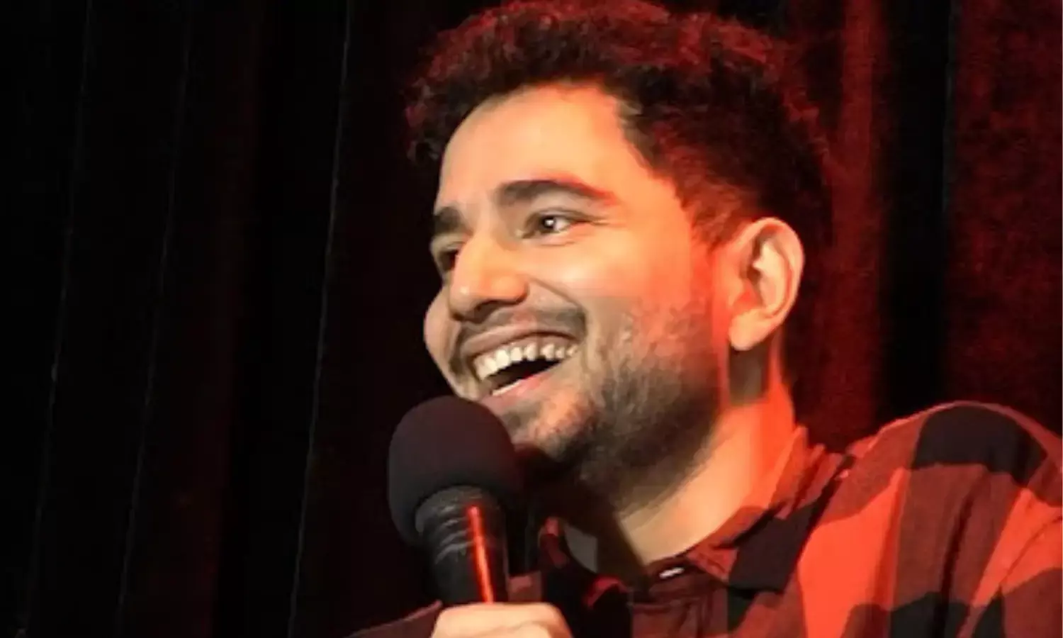 कौन हैं समय रैना? जो महीने में करते हैं करोड़ों की कमाई